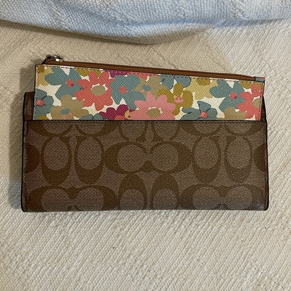 COACH- Taylor leather slim envelope wallet - NWT - Picture 2 of 5